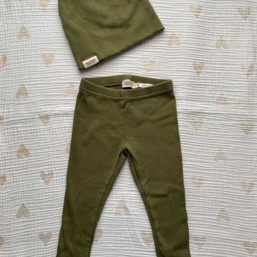 Ribbed Olive Kids Leggings & hat by MarMar Copenhagen